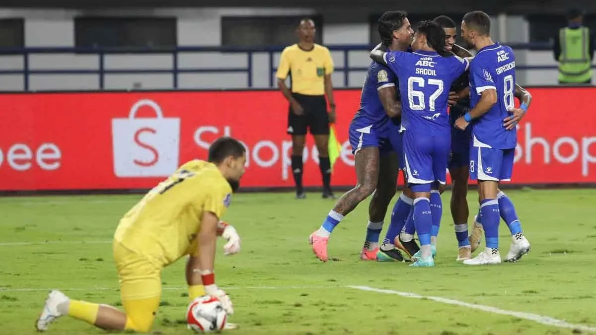 Persib Bandung Menang Telak 5-0 atas Madura United, Kokoh di Puncak Klasemen Super League