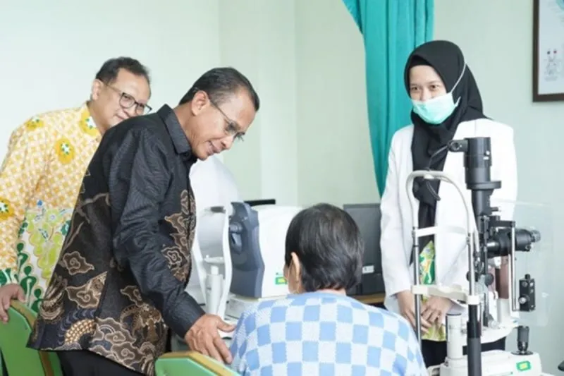 Direktur Utama BPJS Kesehatan Tinjau Kualitas Layanan JKN di RS UNS