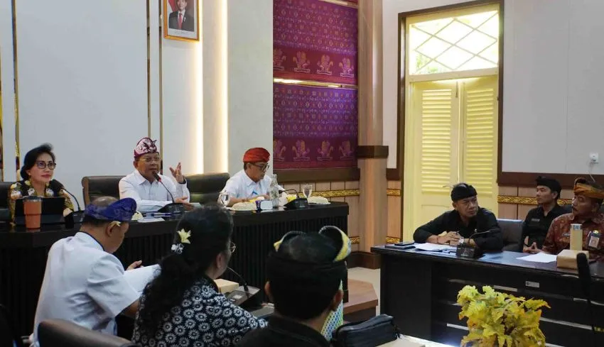 Dunia Usaha Bantu Pemkab Buleleng Percepat Pemulihan Pascabencana Banjar