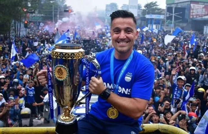 Persib Amankan Puncak Klasemen dengan Kemenangan Tipis atas Persija