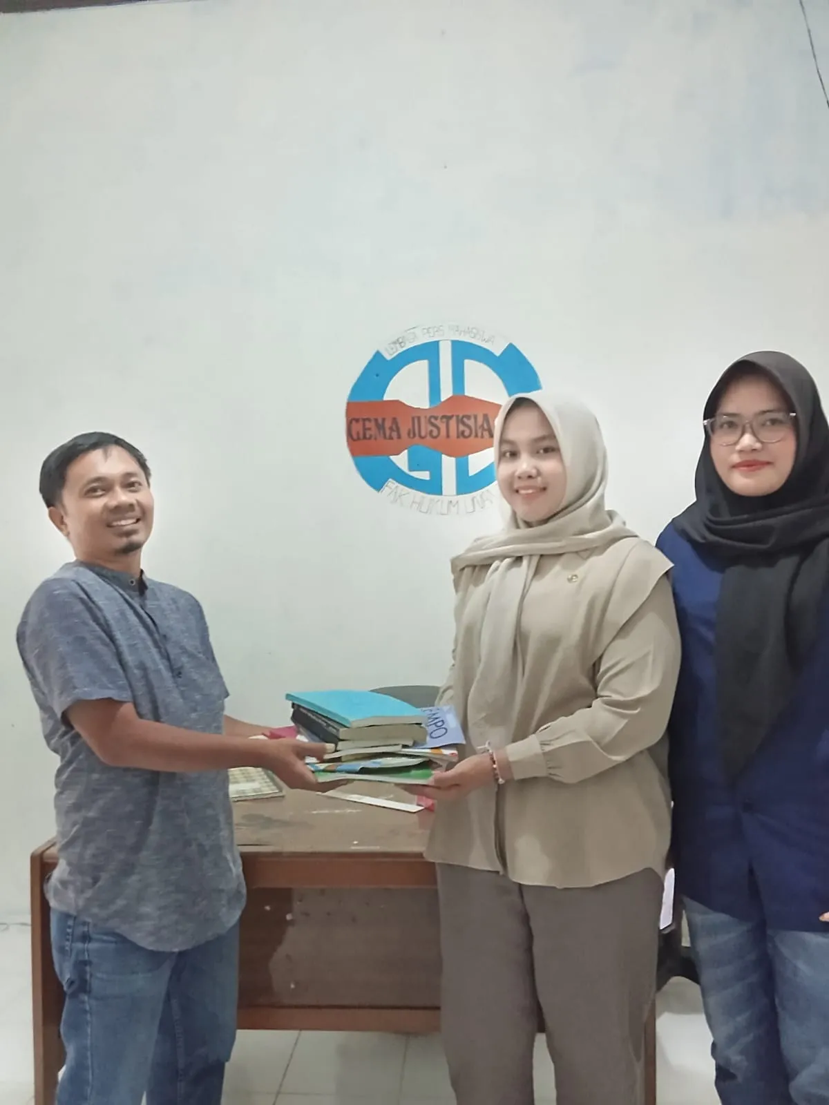 Komunitas Padang Kuno Gelar Sedekah Buku di Bulan Ramadan