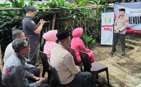 Polres Cimahi Renovasi Rumah Tidak Layak Huni untuk Warga Cisarua