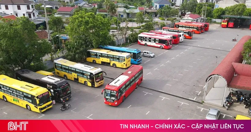Delapan Perusahaan Bus di Ha Tinh Belum Turunkan Tarif Meski Harga Bahan Bakar Turun