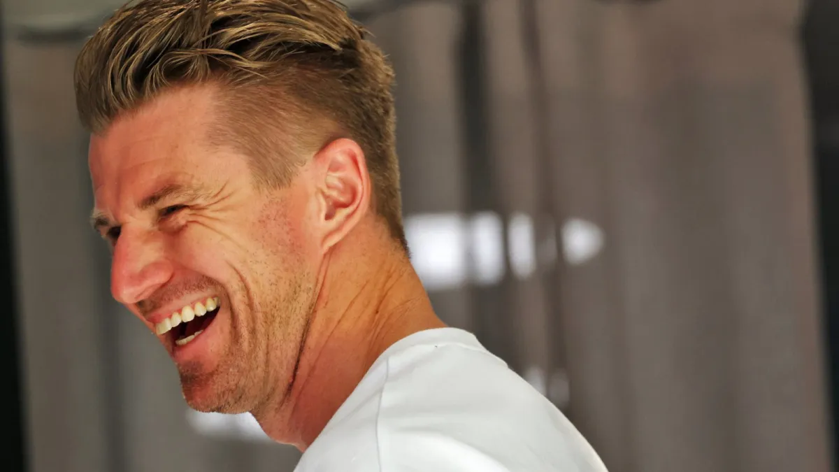 Hulkenberg Tawarkan Posisi Cadangan Audi untuk Sainz di Tengah Rumor