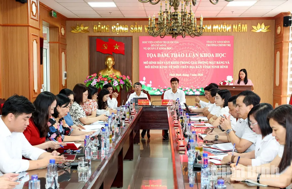 Seminar Model Mobilisasi Publik untuk Pembebasan Lahan dan Ekonomi Baru di Ninh Binh