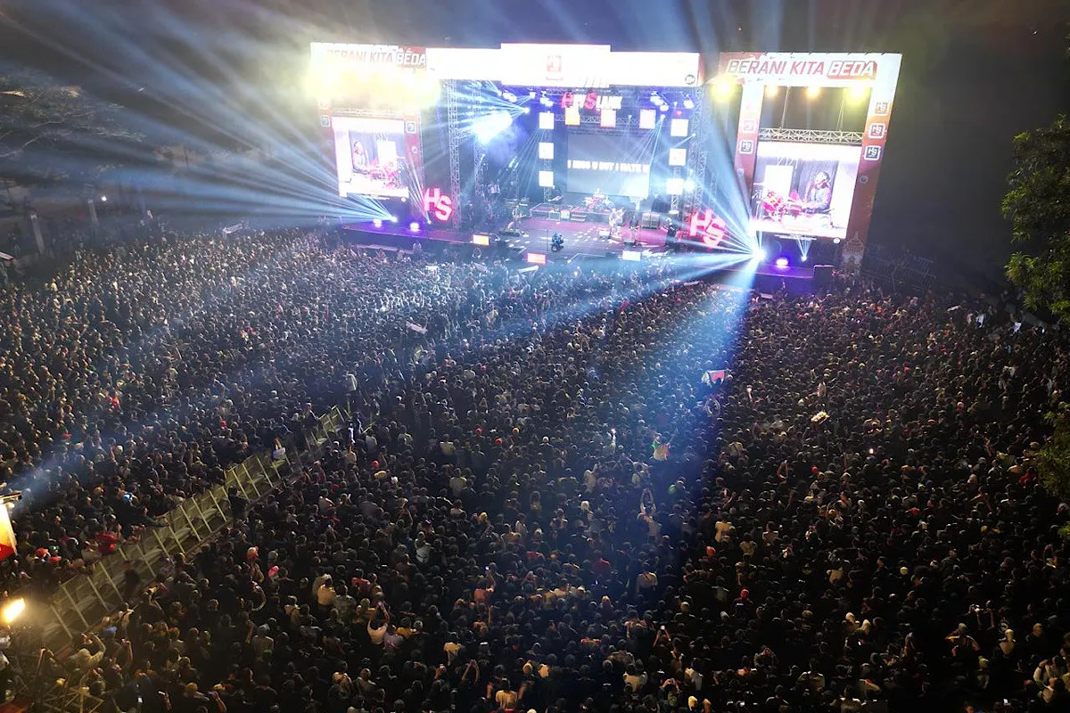 Konser HS Hey Slank di Bandung Dimeriahkan 25 Ribu Slankers dan UMKM