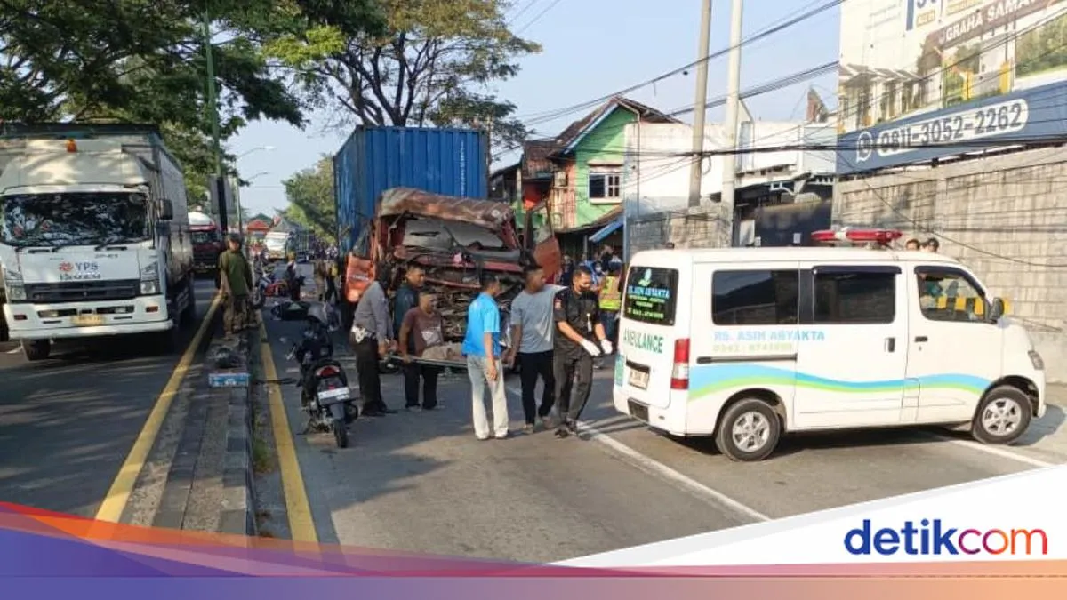 Kecelakaan Truk Tabrak Motor di Jalur Surabaya-Malang, Tiga Orang Tewas