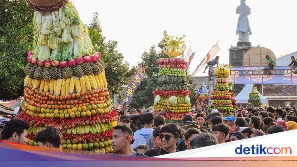 Ribuan Warga Ponorogo Ramaikan Tradisi Buceng Porak dalam Grebeg Tutup Suro