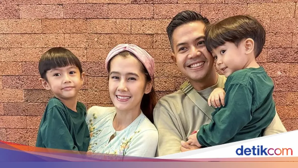 Ardina Rasti dan Arie Dwi Andhika Suka Koleksi Jam Vintage