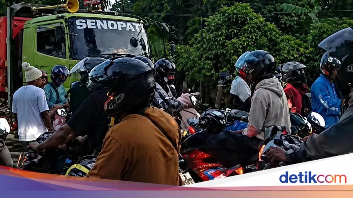 Jalan Trans Kalimantan Dibuka-Tutup di Jalur Ambles Kasongan-Sampit