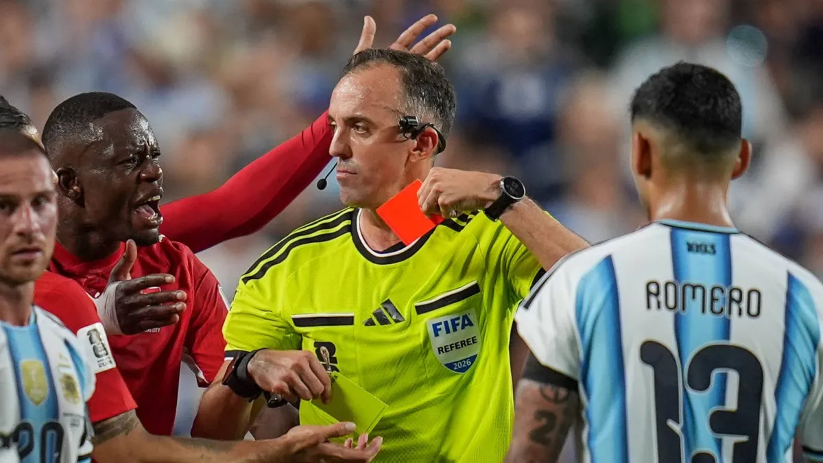 UEFA Cabut Aturan VAR Kontroversial Terkait Diving