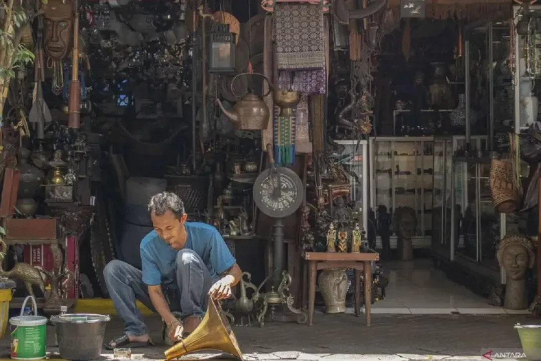 Jelajahi 4 Pasar Loak Jakarta untuk Temukan Barang Jadul