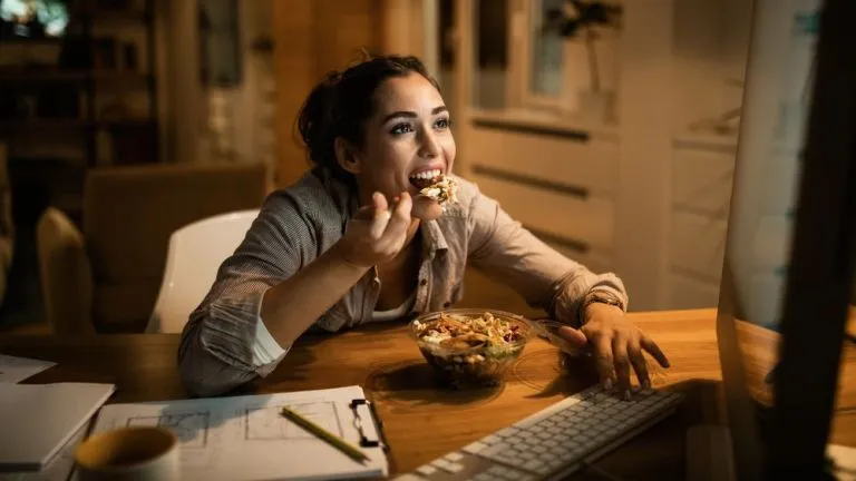 Fakta Makan Malam dan Kenaikan Berat Badan Menurut Dokter