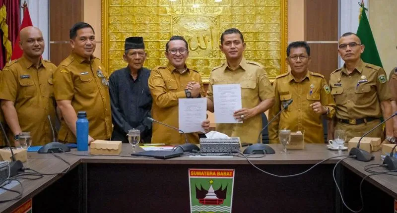 Bupati Tanah Datar dan Solok Sepakat Serahkan Sengketa Tapal Batas ke Mendagri