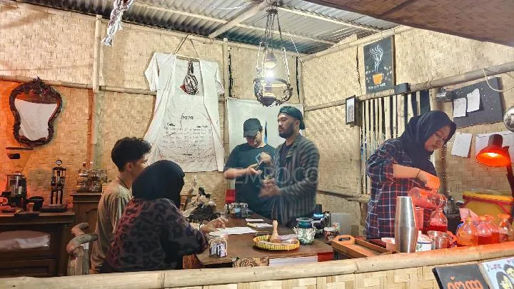 Kafe Ngangsu: Pengalaman Kuliner Unik dengan Nuansa Mistis di Bekasi