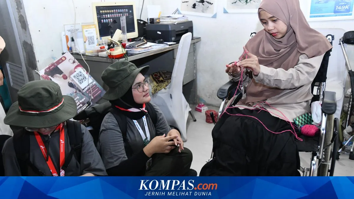 Pemberdayaan Difabel di Kampung Rajut Binong Jati oleh Pertamina