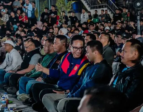 Rico Waas Ajak Masyarakat Menjadikan Olahraga Gaya Hidup dalam Nobar Final Piala Dunia