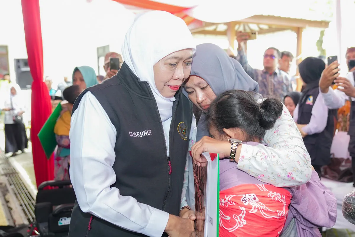 Gubernur Khofifah Salurkan Bantuan Sosial Rp5,26 Miliar untuk Warga Banyuwangi