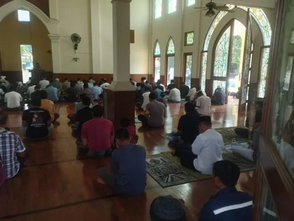 Kepolisian Polres Cilegon Gelar Jum'at Keliling untuk Tingkatkan Kemitraan dengan Masyarakat