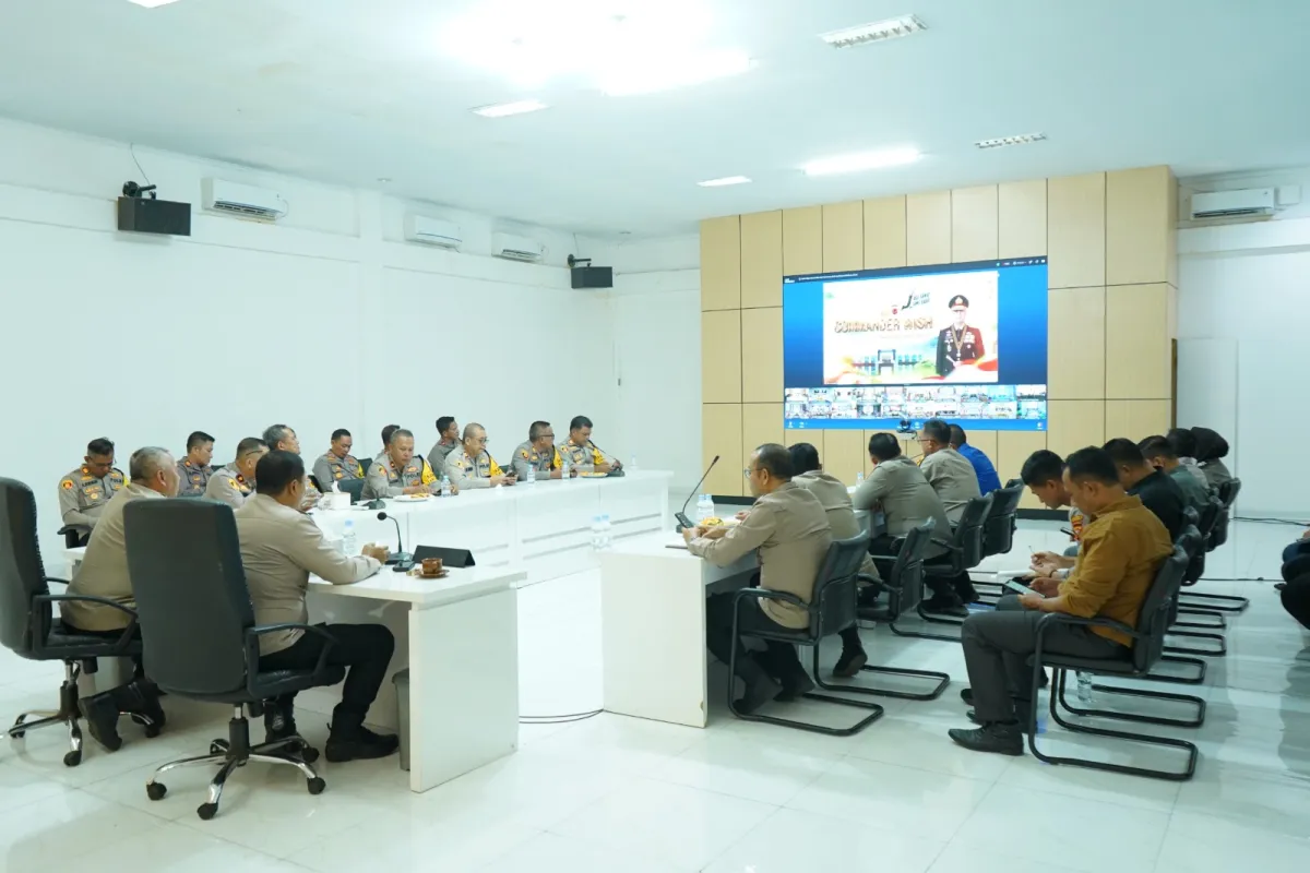 Kapolda Jabar Sampaikan Arahan dalam Kegiatan Commander Wish di Polres Purwakarta