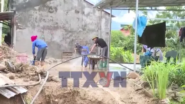 Warga Muong Than Berupaya Menstabilkan Kehidupan Pasca Banjir