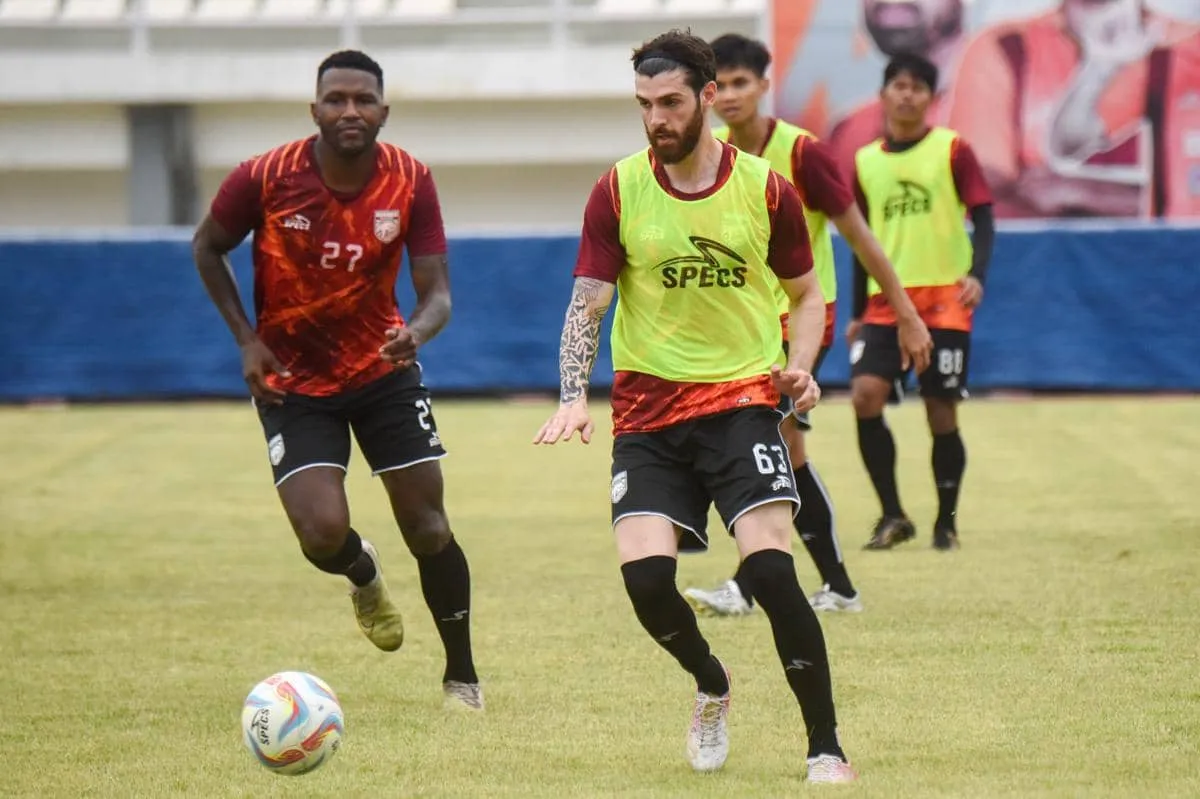 Borneo FC Kritik Jadwal Padat dan Fasilitas Latihan di JIS