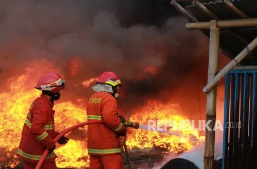 Kebakaran Mematikan di Rong Beer Na Lat Phrao, Bangkok