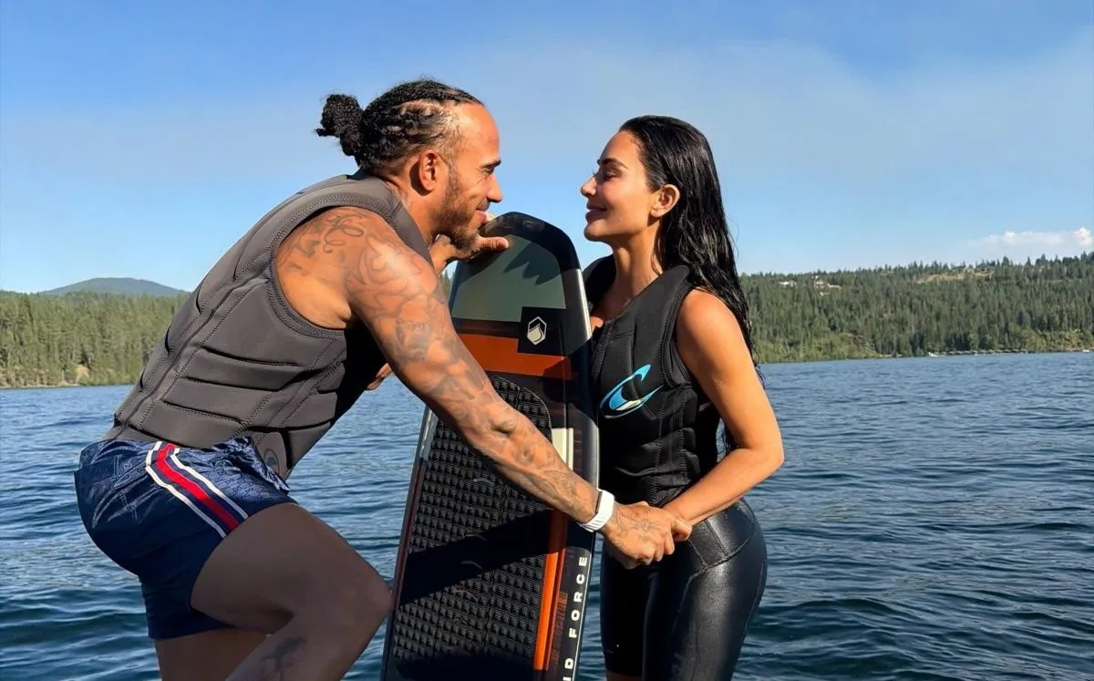 Lewis Hamilton Umumkan Hubungan Asmara dengan Kim Kardashian