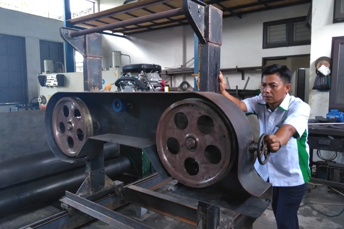 PPKS Kembangkan Mobile Sawmill untuk Olah Batang Sawit Jadi Bahan Baku Laminasi