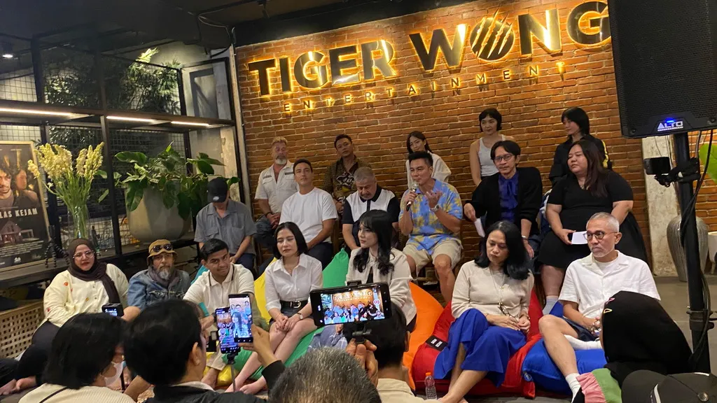 Baim Wong Rilis Film Komedi 'Minal Aidin Mohon Maaf Minta Rizki' dengan Pemain Terkenal