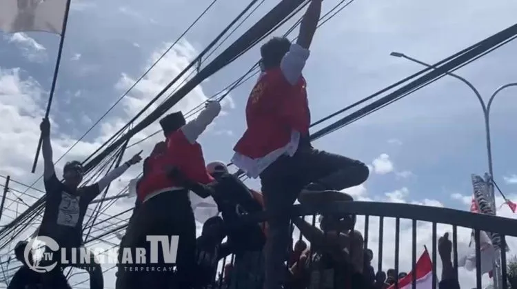 Dua Aktivis Pati Dibebaskan, Warga Rayakan Kemenangan