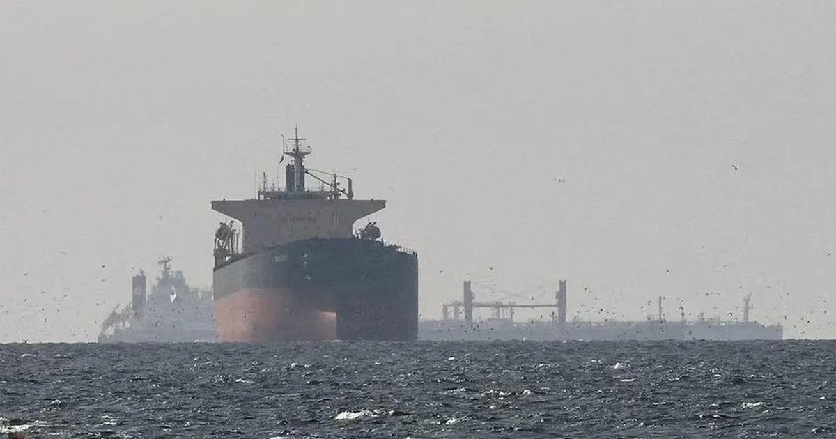 India Larang Pelaut Berlayar Melalui Selat Hormuz Setelah Serangan Fatal