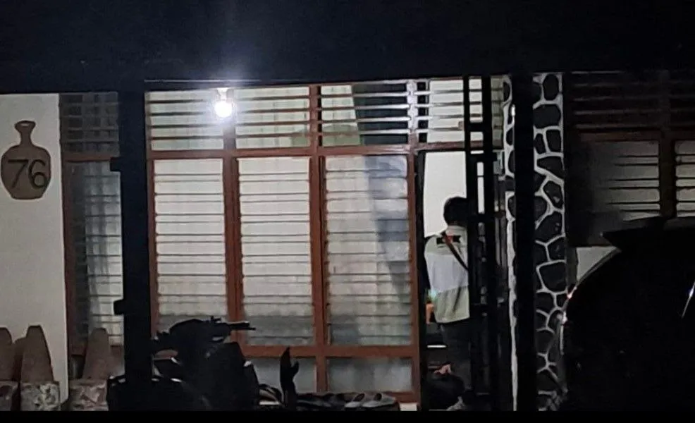KPK Geledah Rumah Kadisbun Kuansing Terkait Kasus Korupsi