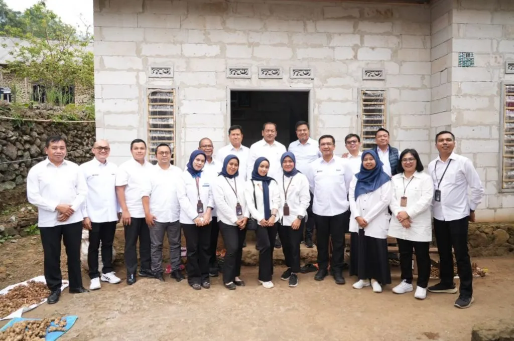 Kunjungan Komisaris Danantara Asset Management ke Layanan PNM di Mojokerto