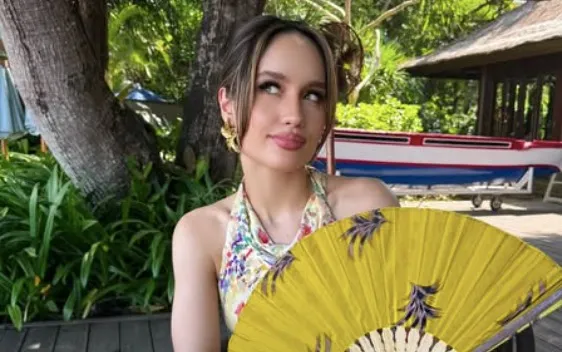 Cinta Laura Buka Suara Soal Adegan Intim di Serial 'Sleeping With The Enemy'