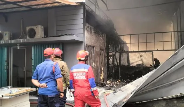 Kebakaran Gudang Baterai di Taman Tekno, Kerugian Capai Rp8 Miliar