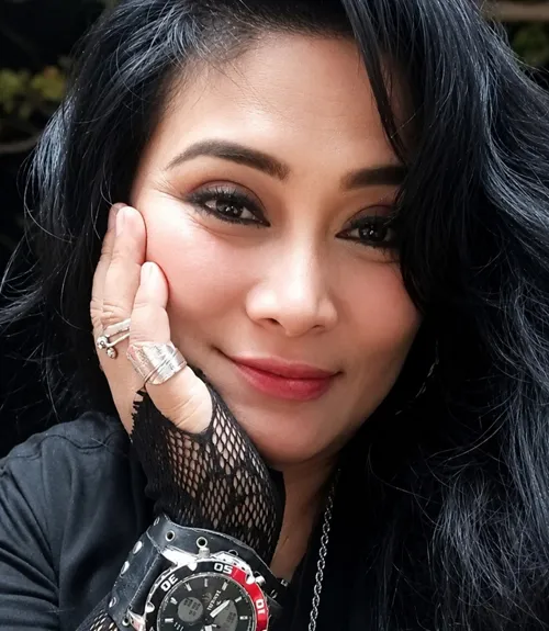 Nika Aprilli Luncurkan Lagu Debut 'Pelangi Hitam'