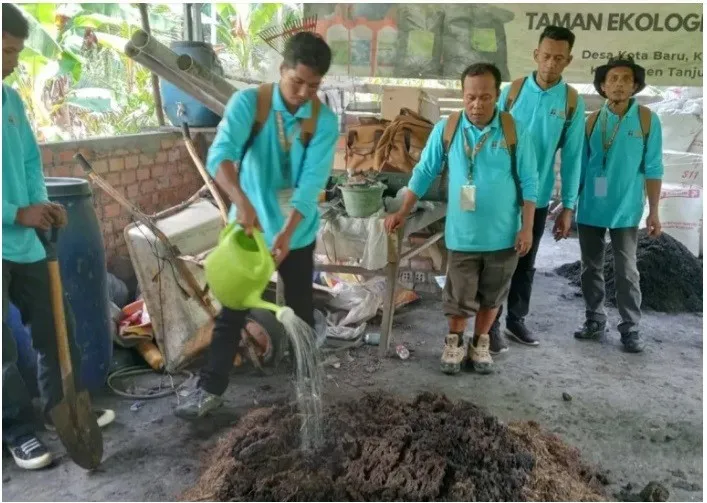 Pekebun Sawit Merangin dan Sarolangun Jambi Pelajari Teknik Fermentasi dan Aplikasi Pupuk Organik