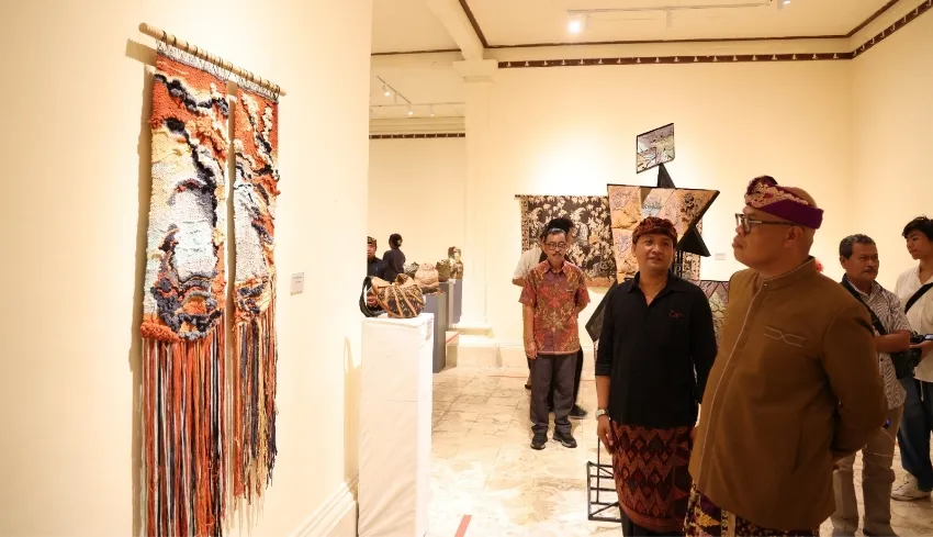 Pameran Kriya Internasional 'Becoming' Hadirkan 79 Karya dari 8 Negara di Ubud