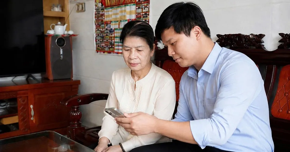 Generasi Muda Jadi Mentor Teknologi bagi Orang Tua di Era Digital