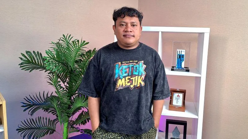Konten 'Susah Mencari Kerja' Komika Buhun Warwer Viral, Direspons Rocky Gerung