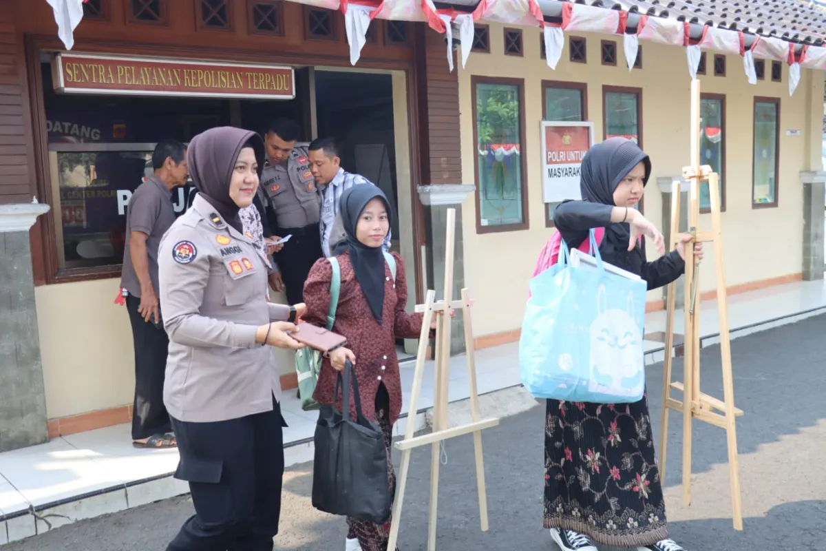 Polres Ciamis Fasilitasi Kreativitas Anak Difabel dalam Lomba Melukis Tingkat Nasional