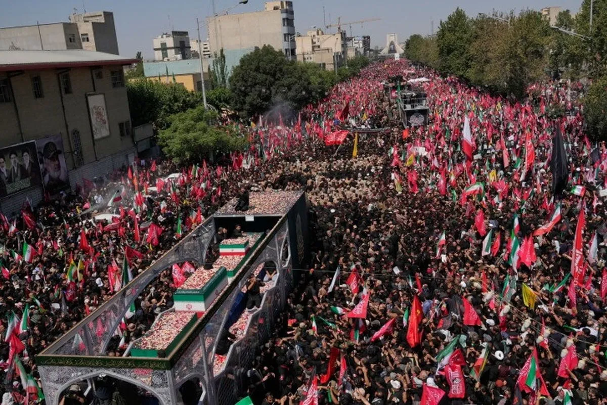 Prosesi Pemakaman Ali Khamenei Dihadiri Jutaan Pelayat, 50 Ribu Terima Perawatan Medis
