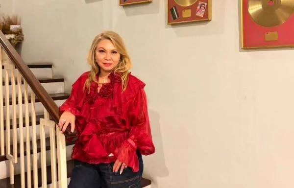 Ria Resty Rayakan 40 Tahun Berkarya dengan Rilis Single 'Rindu yang Menyiksa'