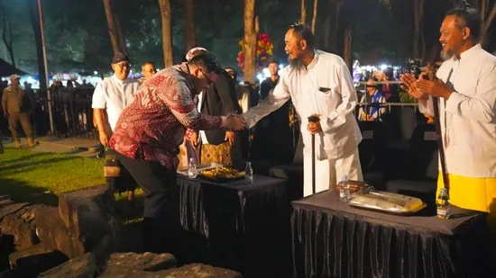 Pagelaran Sastra Saraswati Sewana Yatra di Tegowangi: Bupati Kediri Tekankan Pentingnya Toleransi