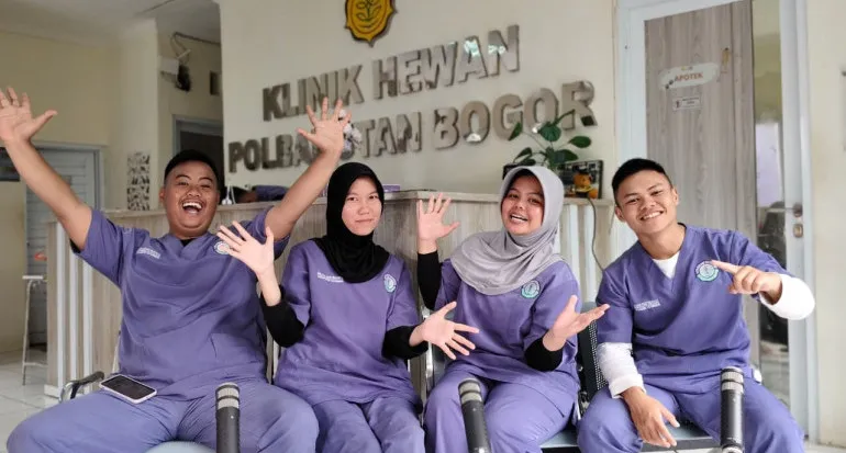 Empati dan Dedikasi Mahasiswa Kesehatan Hewan di Polbangtan Bogor