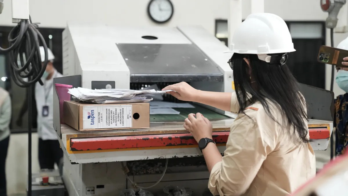 TASPEN Laksanakan Pemusnahan 221 Ribu Arsip Secara Serentak di Indonesia