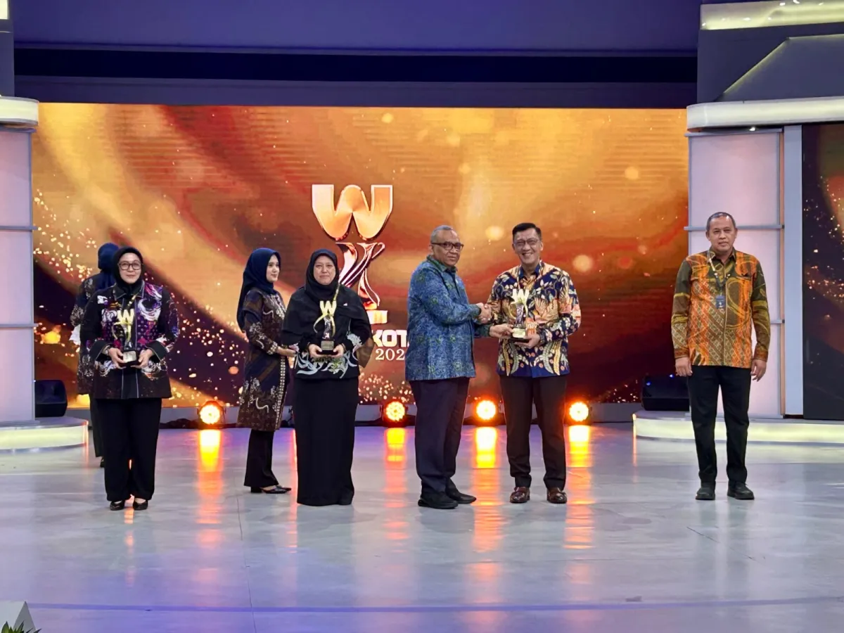 Wamenaker Soroti Kepercayaan Publik dalam Warta Kota Awards 2026