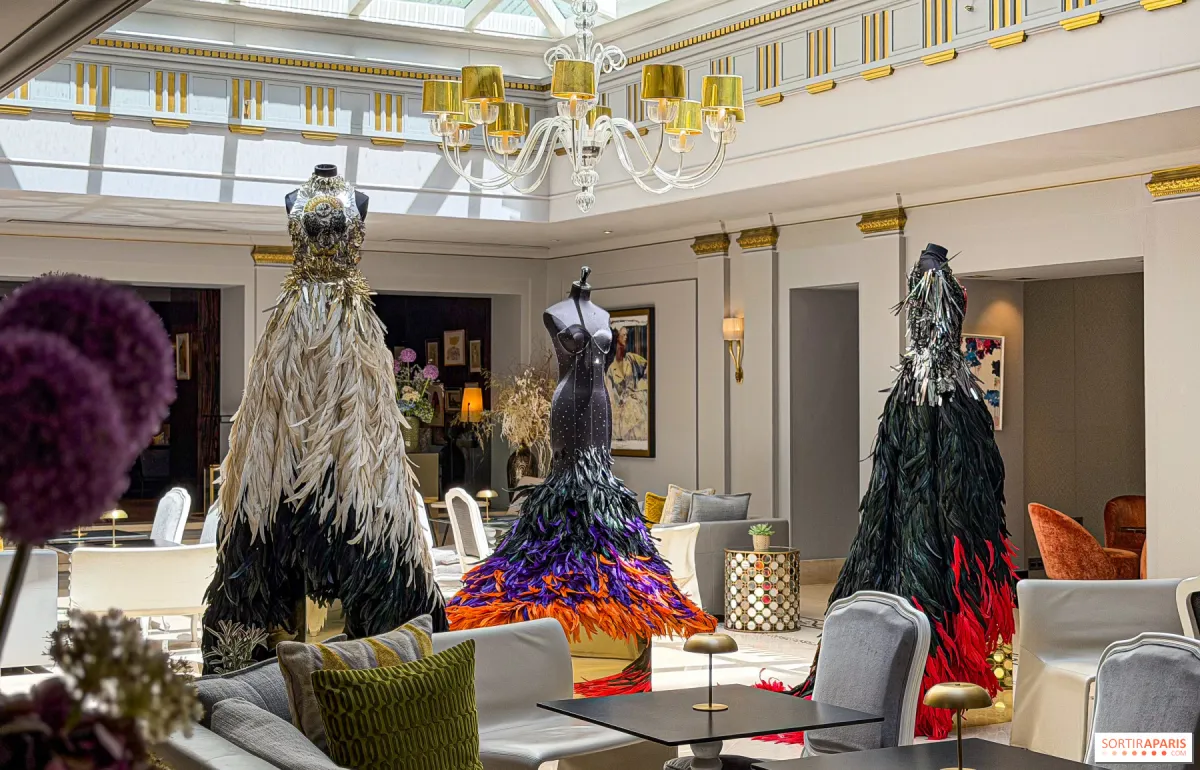 Pameran Gaun Lady Gaga di Sofitel Paris Le Faubourg Selama Fashion Week