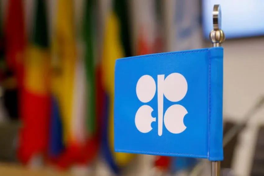 OPEC+ Tingkatkan Produksi Minyak Global, Harga Diprediksi Tertekan